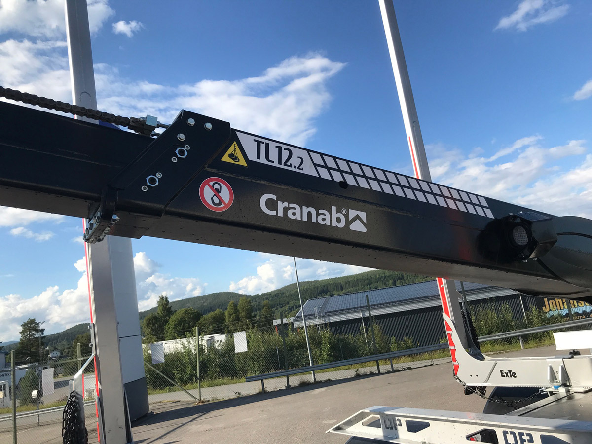 Cranes for Volvo rental fleet